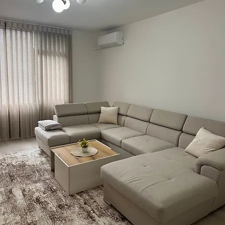 Cozy 2 Bedroom * 큐스텐딜