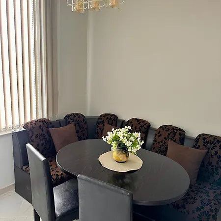 Cozy 2 Bedroom * 큐스텐딜