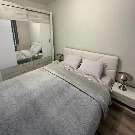 Cozy 2 Bedroom 큐스텐딜